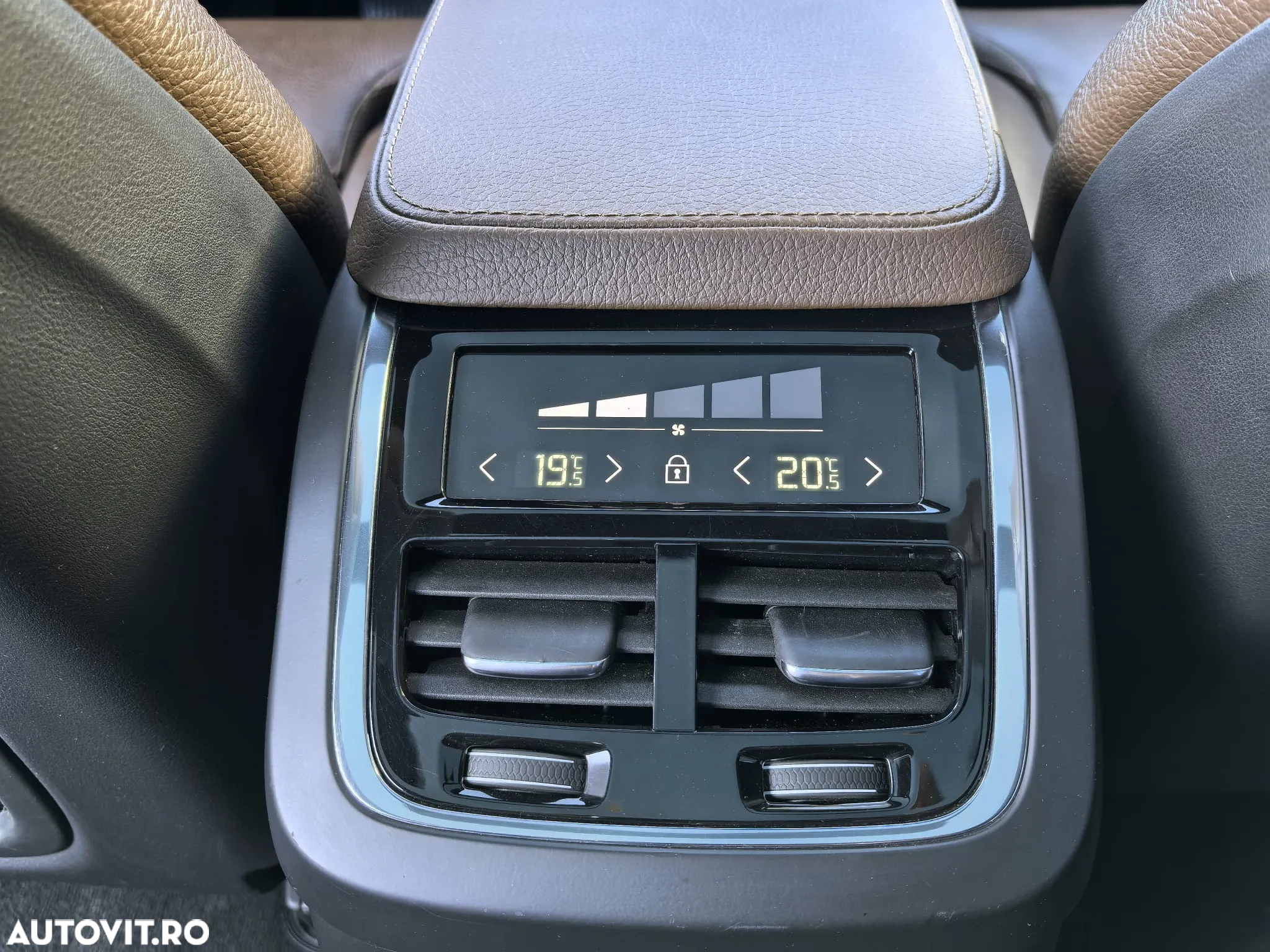 Volvo XC 90 T8 AWD Recharge Geartronic Inscription - 13