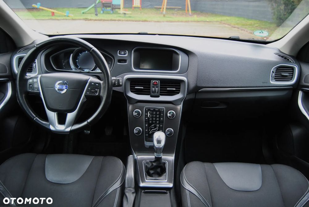Volvo V40 D2 - 9
