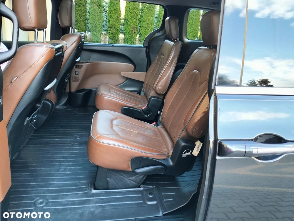 Chrysler Pacifica - 14