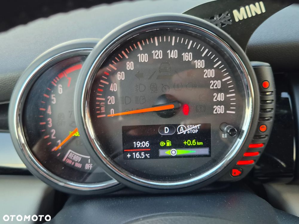 MINI Cooper Seven Chili - 27