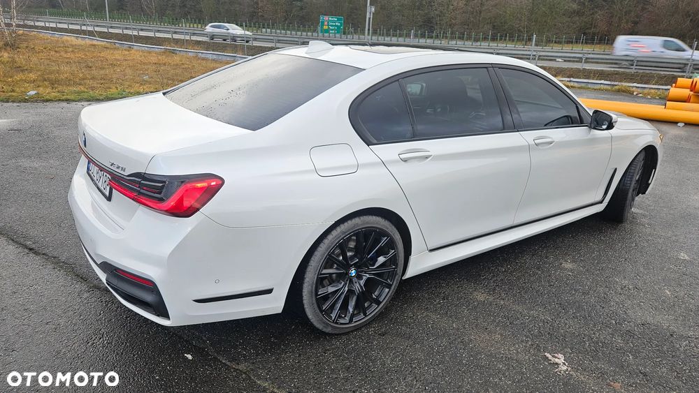 BMW Seria 7 750i xDrive - 8