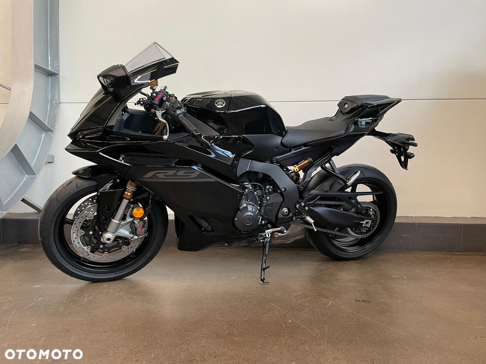 Yamaha R9 - 5