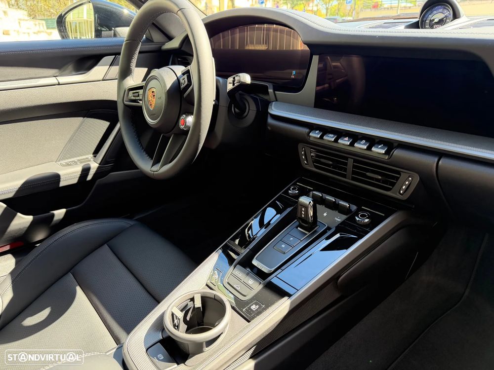 Porsche 911 (992) Carrera S - 8