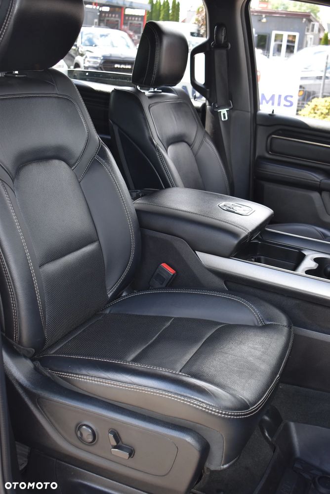 RAM 1500 Crew Cab Sport - 26