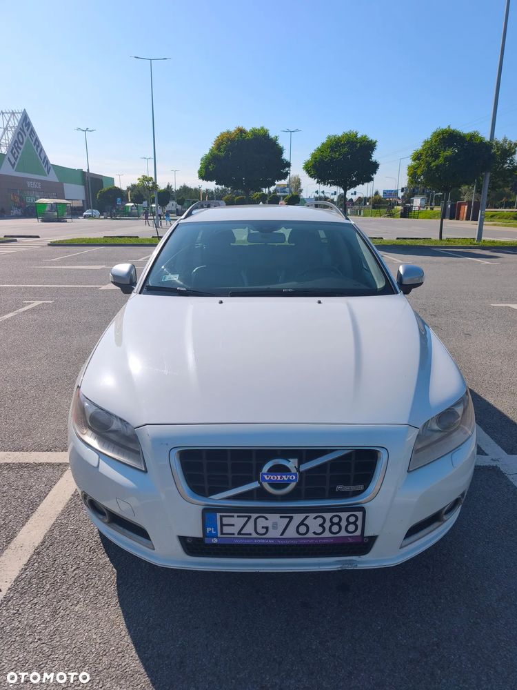 Volvo V70 2.5T R-Design - 2