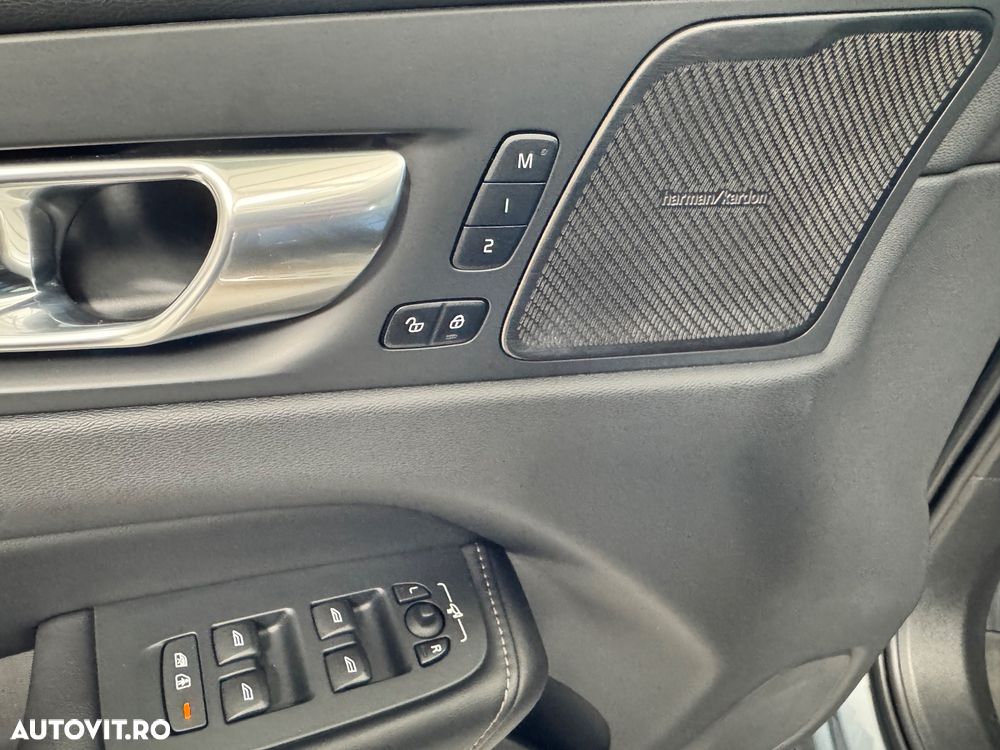 Volvo XC 60 B5 AT AWD MHEV Ultra Black Edition - 21