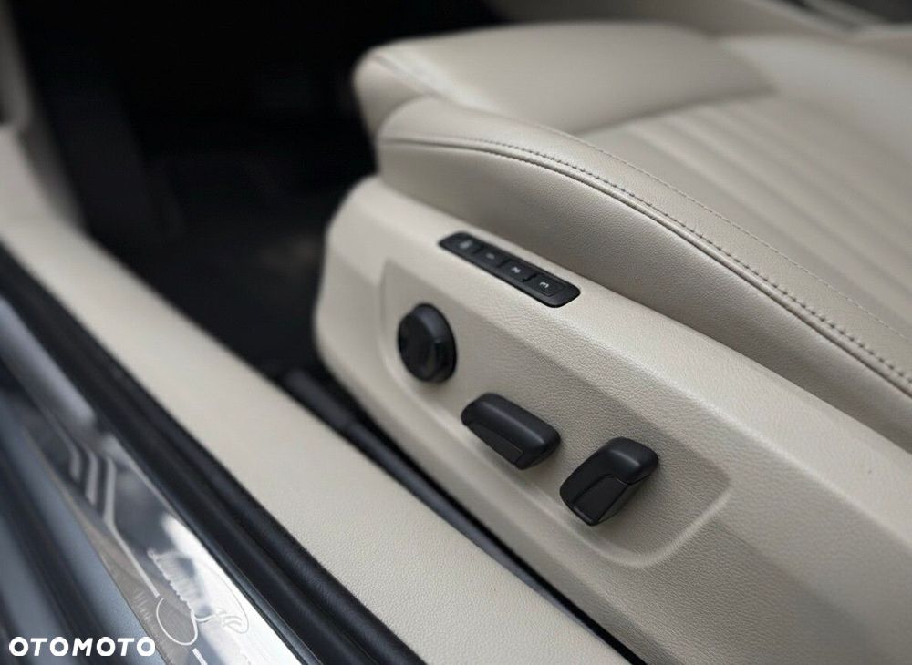 Skoda Superb 2.0 TDI 4x4 L&K DSG - 10