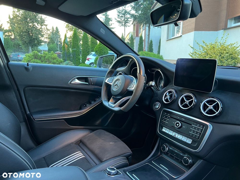 Mercedes-Benz Klasa A 180 7G-DCT AMG Line - 23