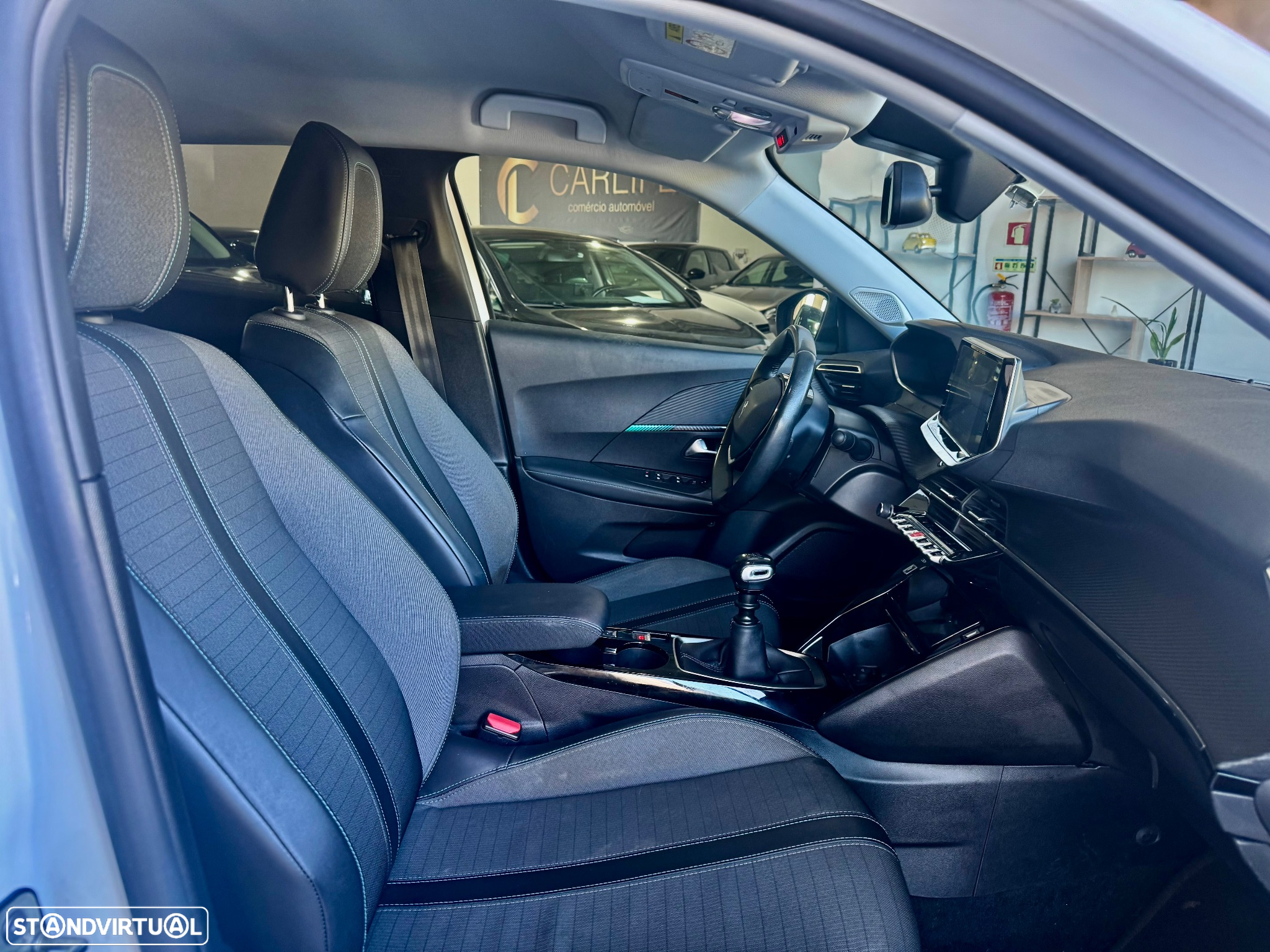 Peugeot 2008 1.2 PureTech Allure Pack - 11
