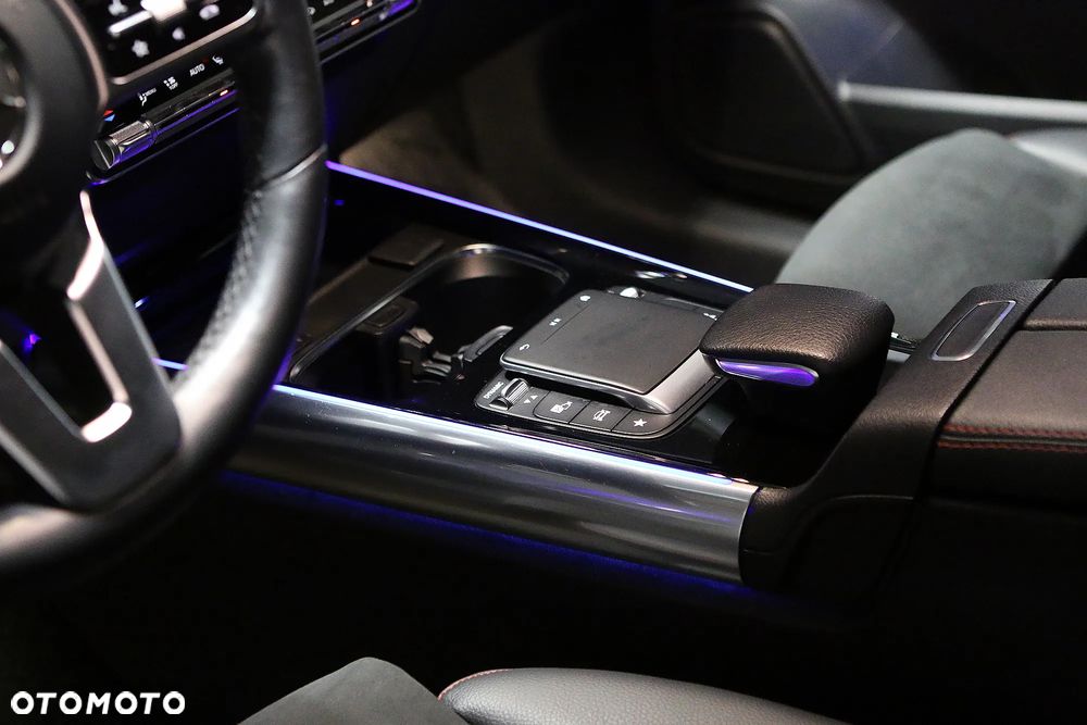 Mercedes-Benz GLA 250 4-Matic AMG Line - 21