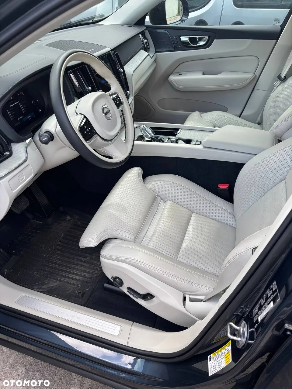 Volvo XC 60 B5 B AWD Ultra Black Edition - 2