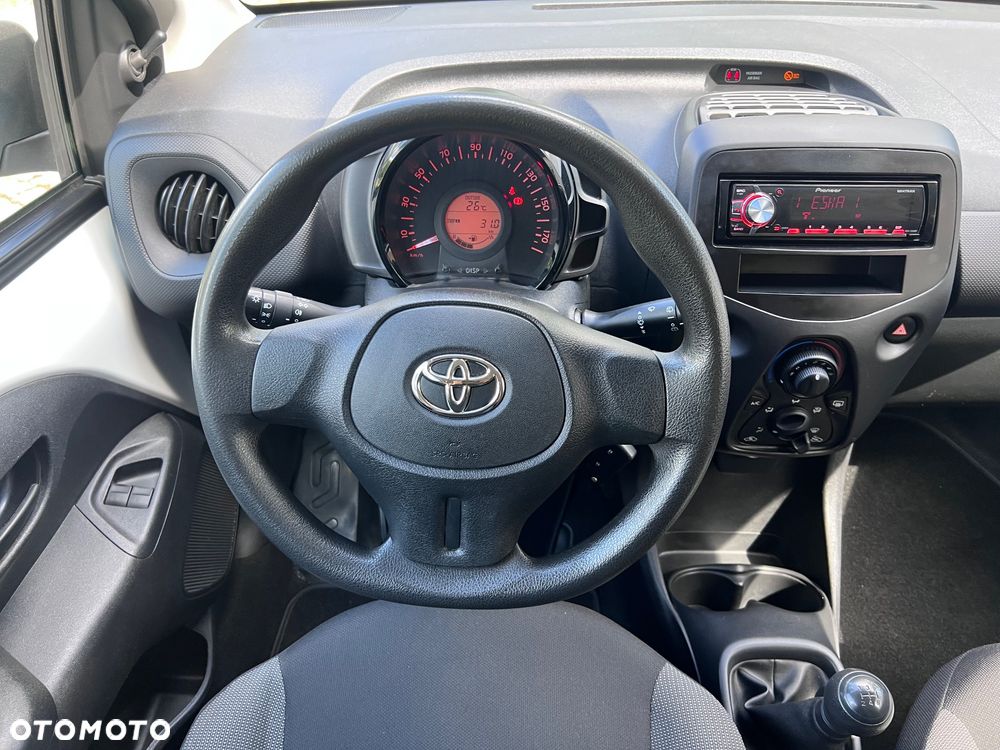 Toyota Aygo x - 22