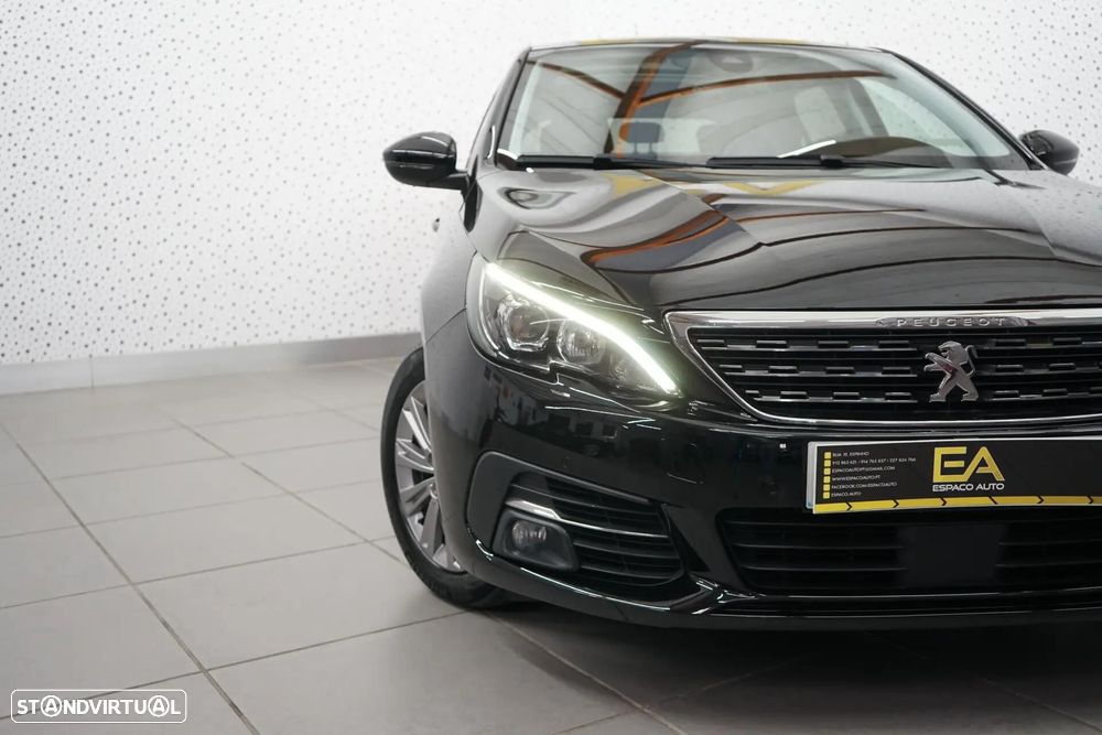 Peugeot 308 1.2 PureTech Allure Pack - 4