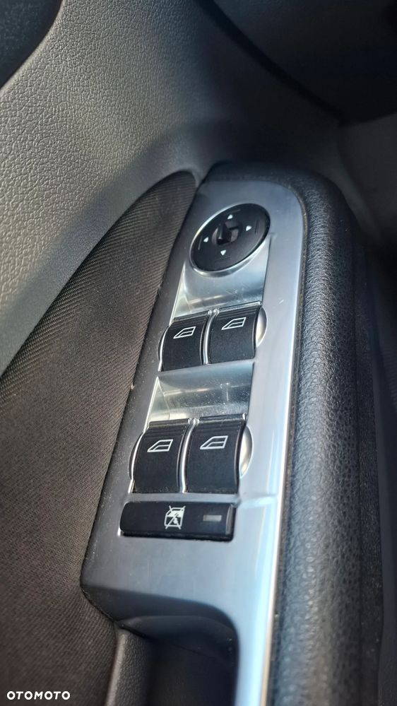 Ford Focus 2.0 TDCi DPF Titanium - 11