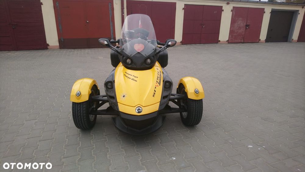 Can-Am Spyder - 3