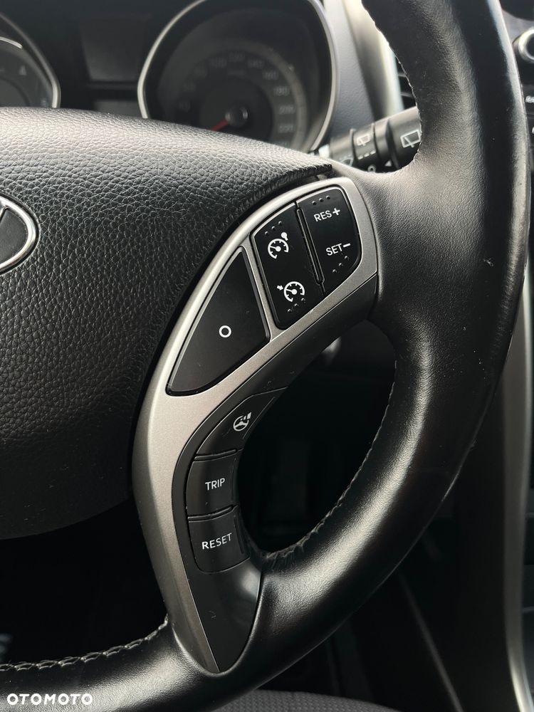 Hyundai i30 1.6 CRDi BlueDrive Premium - 17