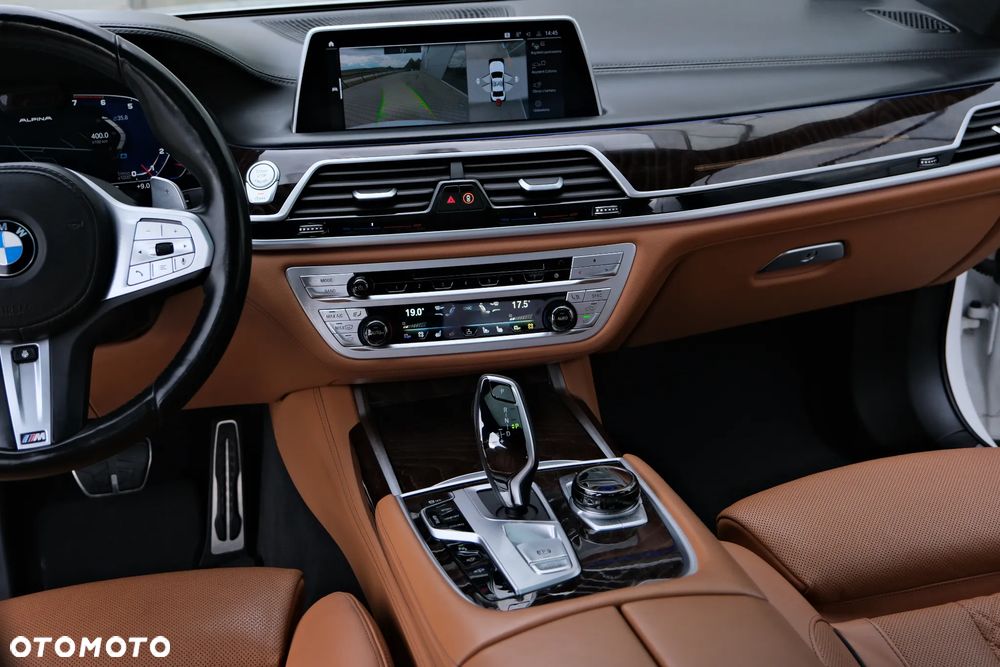 BMW Seria 7 750i xDrive sport - 29