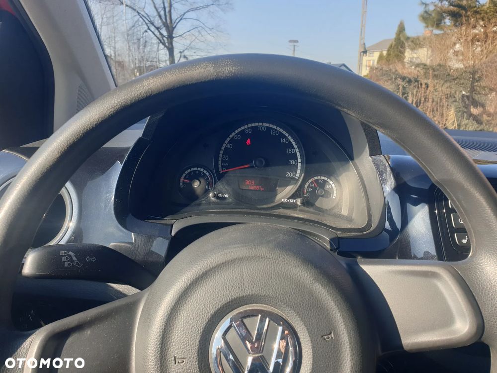 Volkswagen up! move - 13