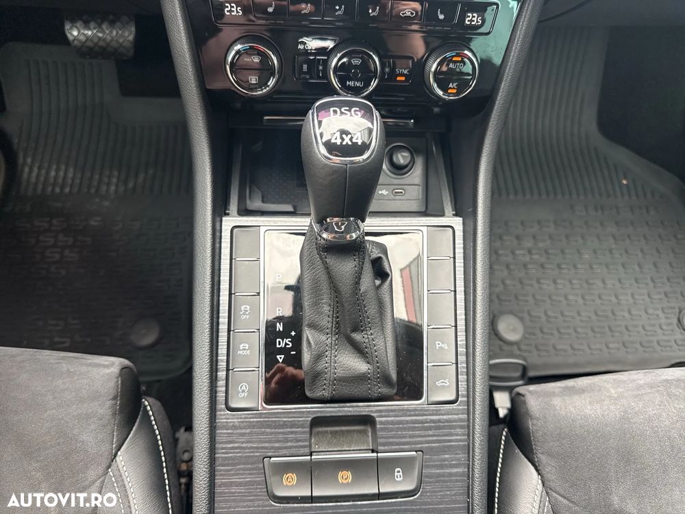 Skoda Superb 2.0 TDI 4X4 DSG Style - 22