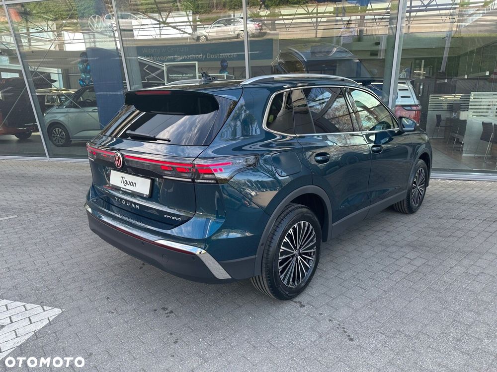 Volkswagen Tiguan - 9