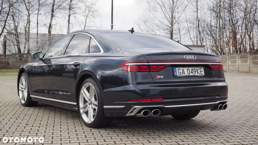Audi S8 - 3