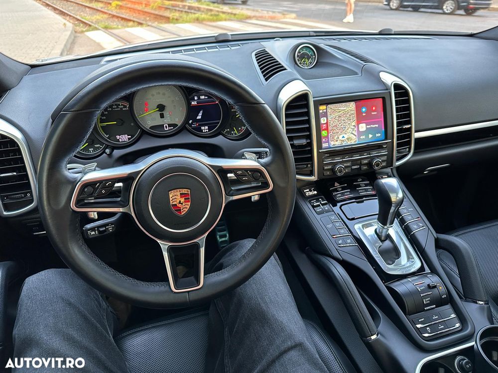 Porsche Cayenne - 6