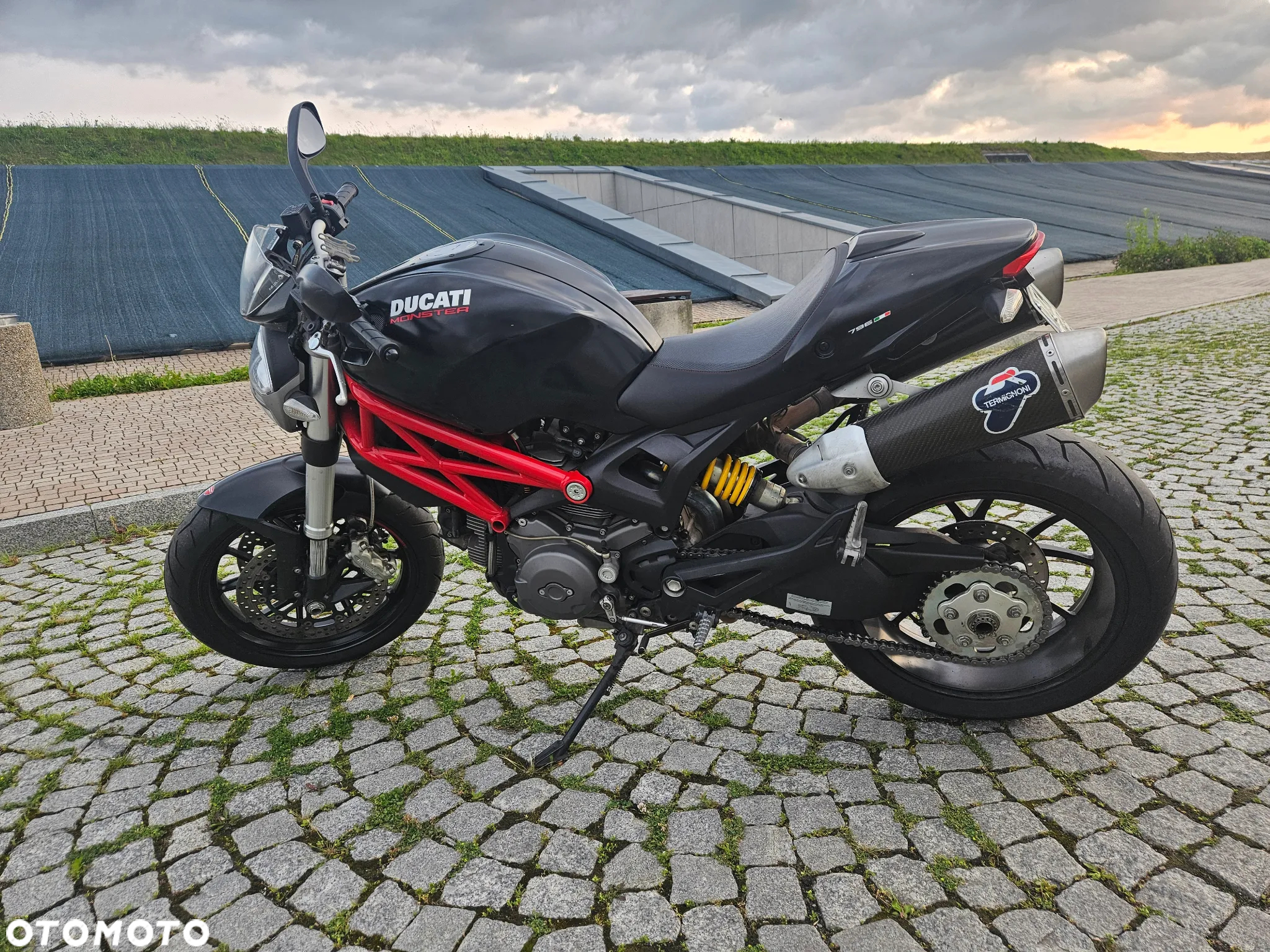 Ducati Monster - 2