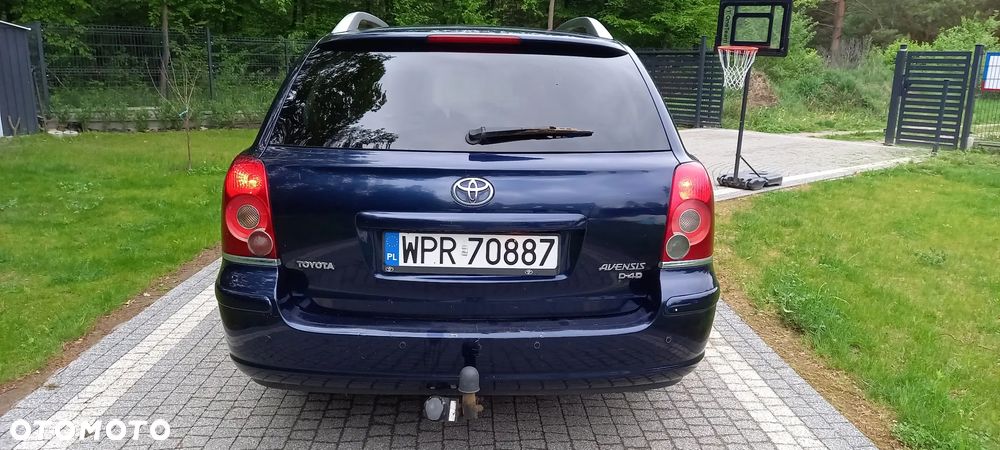 Toyota Avensis - 6