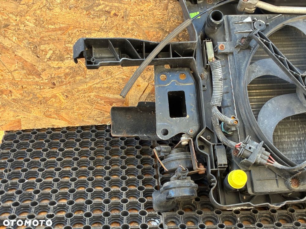 VW POLO 9N3 LIFT BENZYNA  PB PAS PRZEDNI CHŁODNICA WENTYLATOR KOMPLET - 16