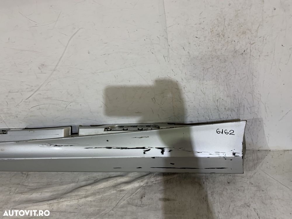 Prag stanga BMW Seria 1, E87, 2005, 2006, 2007, 2008, 2009, 2010, 2011, cod origine OE 51777184353. - 2