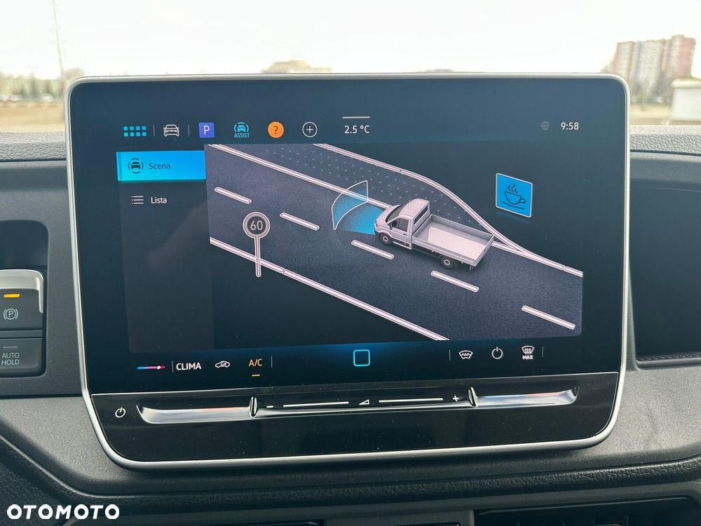 Volkswagen Crafter Crafter 35 Podwozie z pojedynczą kabiną silnik: 2,0 l EURO VI SCR 163 KM / skrzynia biegów: Przedni napęd automatyczna 8-biegowa rozstaw osi: 4490 mm - 16
