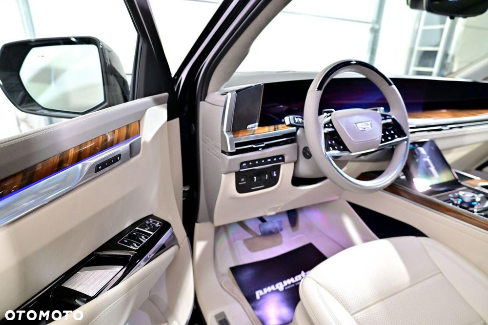 Cadillac Escalade - 7