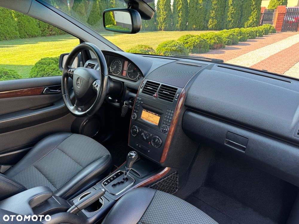 Mercedes-Benz Klasa A 180 Elegance EU5 - 16