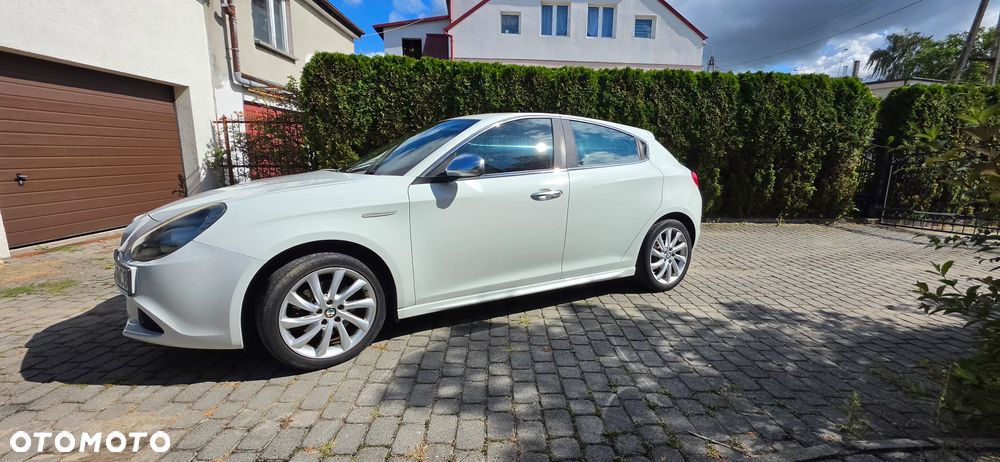 Alfa Romeo Giulietta 2012 photo 3