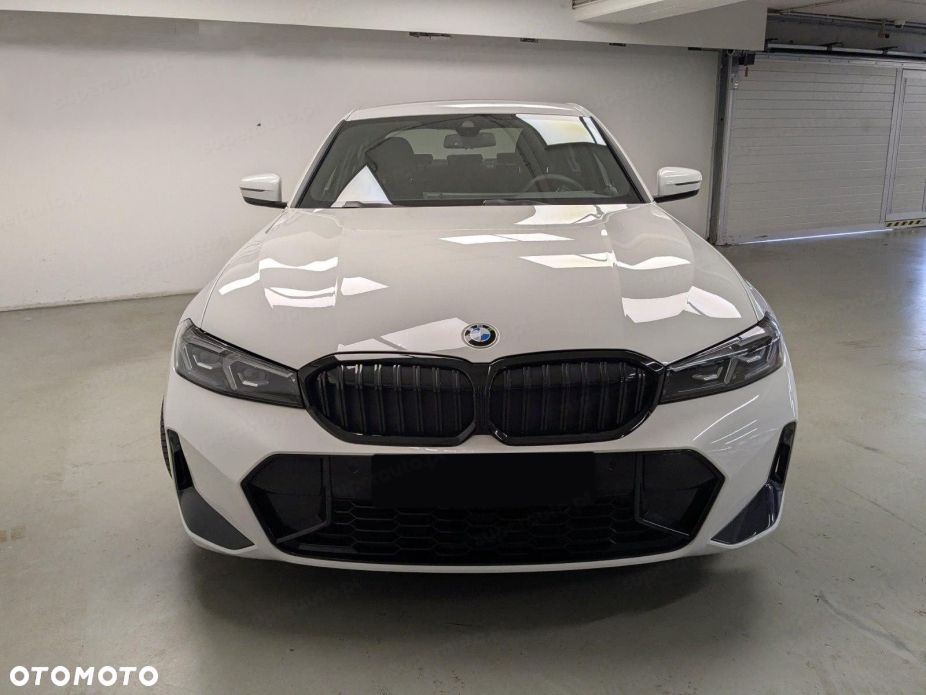 BMW Seria 3 320i xDrive M Sport sport - 3