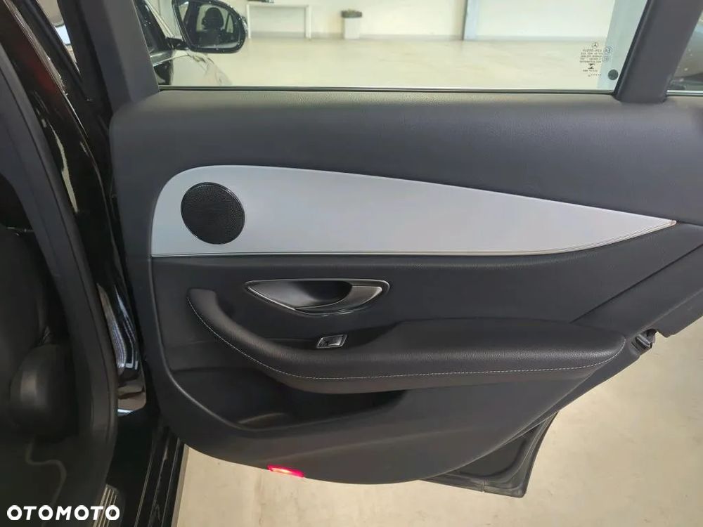 Mercedes-Benz Klasa E 220 d Business Edition - 23