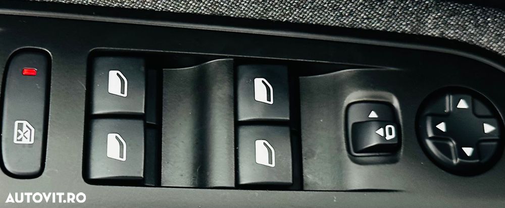 Peugeot 3008 1.2 PureTech Turbo S&S Active - 11