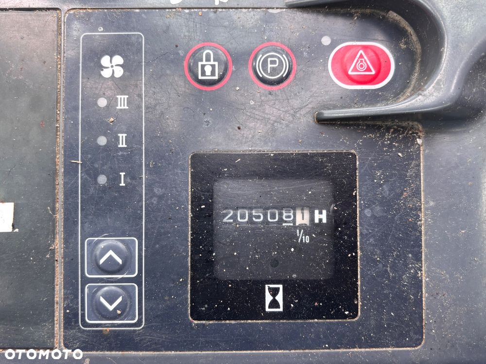 JCB JS 390LR - 9