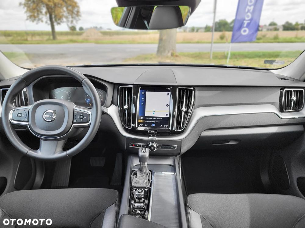 Volvo XC 60 T4 Momentum Pro - 12