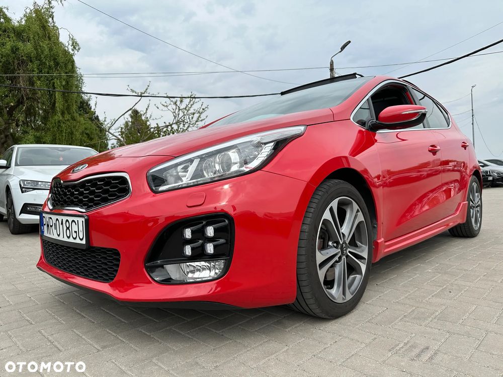 Kia Ceed - 33
