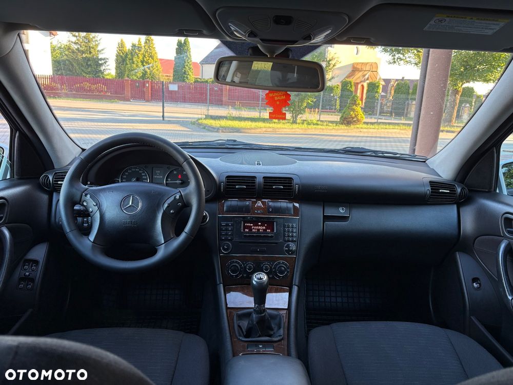 Mercedes-Benz Klasa C 200 CDI Elegance - 36