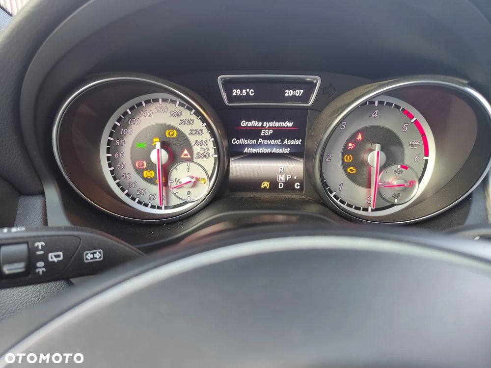 Mercedes-Benz GLA - 5