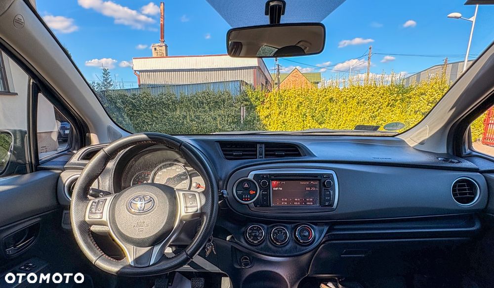 Toyota Yaris - 11