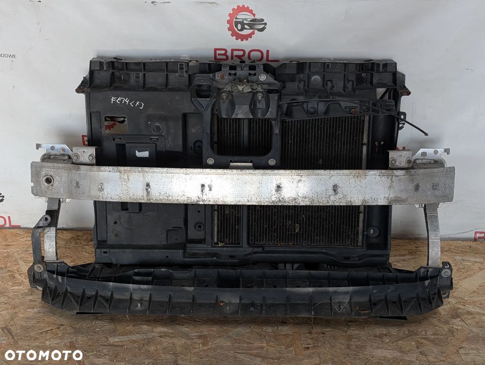 PAS PRZEDNI PEUGEOT 208 1.0 VTI