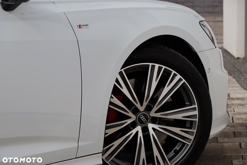 Audi A6 Avant 55 TFSI e quattro S tronic S line - 18