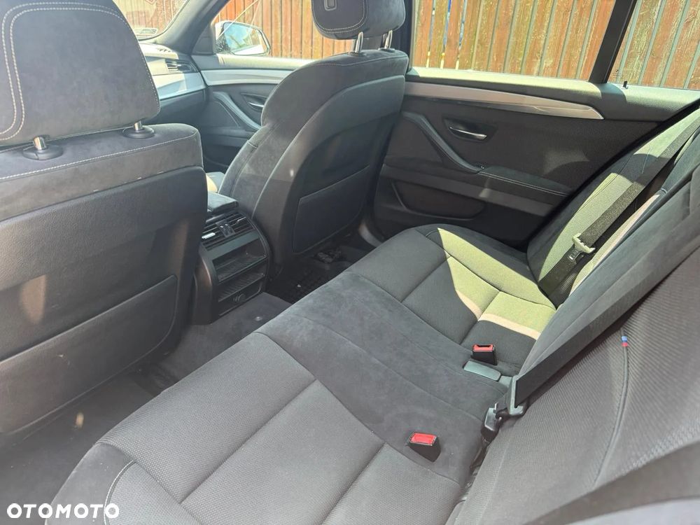 BMW Seria 5 520d xDrive - 10