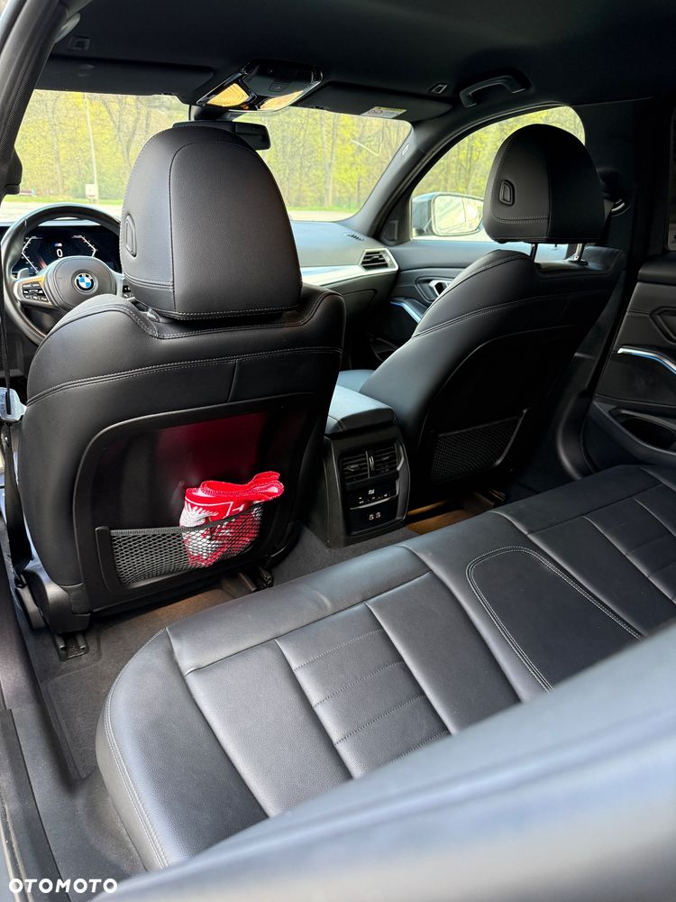 BMW Seria 3 320d xDrive Edition M Sport Shadow - 15