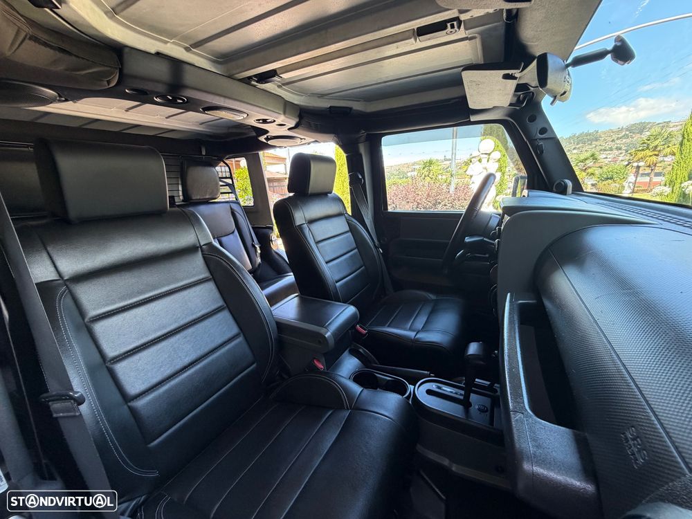 Jeep Wrangler - 8