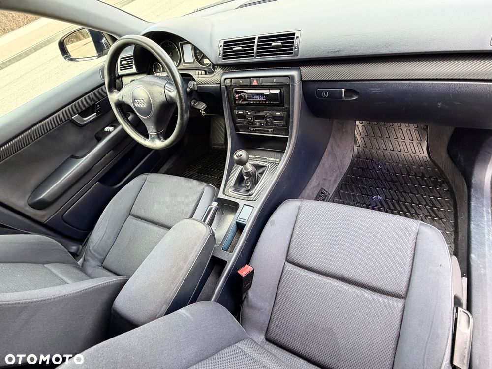 Audi A4 Limousine - 16