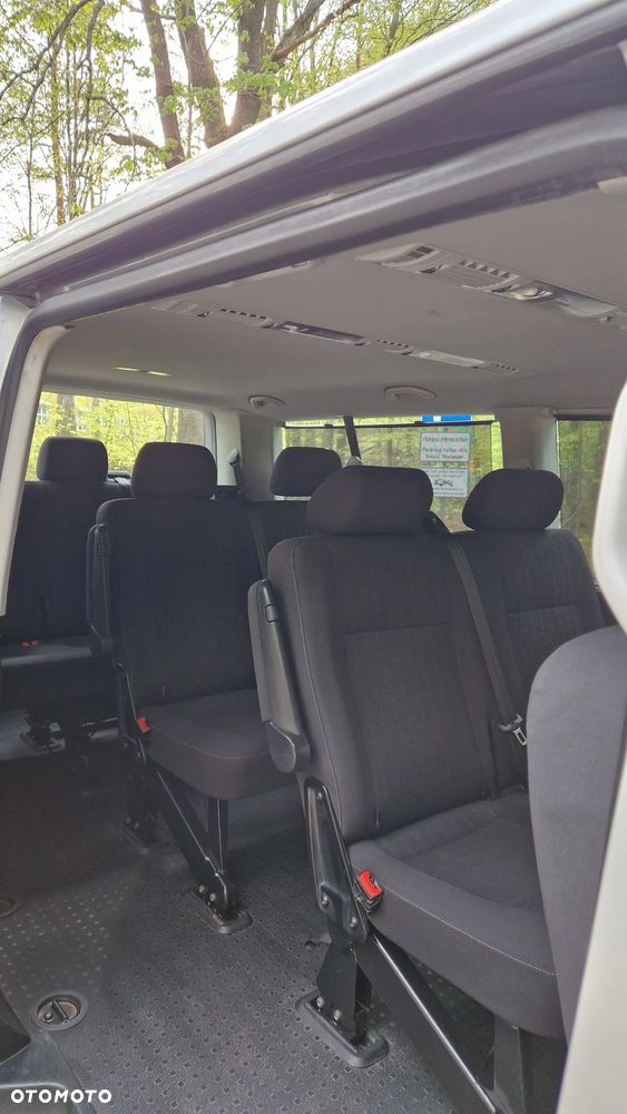 Volkswagen Caravelle - 8